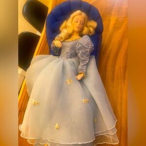 Beautiful Franklin Sleeping Beauty 19" Porcelain Doll Heirloom Collection